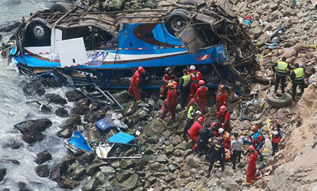 Comienza investigación por accidente de autobús que dejó más de 48 muertos